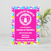 Retro Neon Queen of Hearts Verjaardagsfeest Foto Kaart (Staand voorkant)