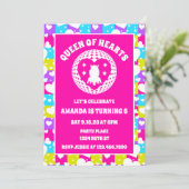 Retro Neon Queen of Hearts verjaardagsfeestje Kaart (Staand voorkant)