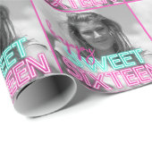 Retro Neon Teken met Zwart & Wit Foto Zoet 16 Cadeaupapier (Rol Hoek)