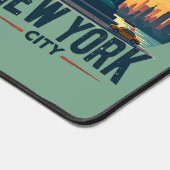 Retro New York City Skyline met Vrijheidsbeeld Bureaumat (Hoek)