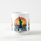Retro New York City Skyline met Vrijheidsbeeld Koffiemok (Center)