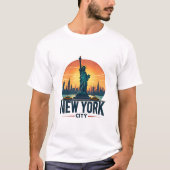 Retro New York City Skyline met Vrijheidsbeeld T-shirt (Voorkant)