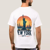 Retro New York City Skyline met Vrijheidsbeeld T-shirt (Achterkant)