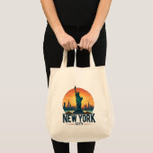 Retro New York City Skyline met Vrijheidsbeeld Tote Bag (Voorkant (product))