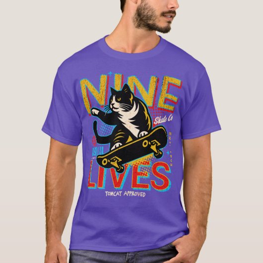 Retro Nine Lives Skate Co Funny Skateboarding Cat T-shirt (Voorkant)