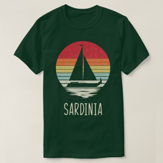 Retro noodlijdende zeilboot Sardinië T-shirt (Design voorkant)