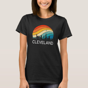 Retro Ohio Cleveland Skyline Urban Skyscra T-shirt