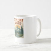 Retro "Ontdek meer" Mountain Adventure Koffiemok (Voorkant rechts)