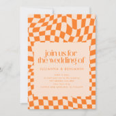 Retro Oranje Abstracte Schaak Wedding QR Code RSVP Kaart (Voorkant)