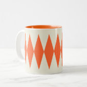 retro-Oranje diamantpatroon Tweekleurige Koffiemok (Voorkant links)
