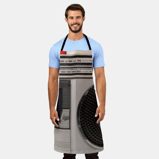 Retro outdated portable stereo radio cassette reco schort (Gedragen)