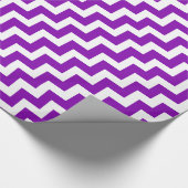 Retro Paars en White Chevron Zigzag Trendy Cadeaupapier (Hoek)