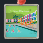 Retro Palm Springs Hotel Ornament<br><div class="desc">Dit Retro Palm Springs Hotel kerstversiering is net zo geweldig als kitschy. De rafelheldere regenbooggevel is kleiner dan de kalkgroene bergen en spectaculair iconische palmbomen. Er is een feest op het podium met badende schoonheden en spier-mannen die wat vitamine D verzonken terwijl ze de gesynchroniseerde zwemmers zien presteren. Het lijkt...</div>