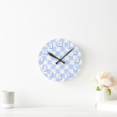 Retro Pastel Blauw Wit Wavy Checker Ronde Klok (Huis)