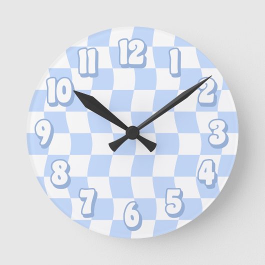 Retro Pastel Blauw Wit Wavy Checker Ronde Klok (Voorkant)
