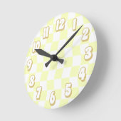Retro Pastel Geel Wit Wavy Checkerboard Ronde Klok (Hoek)