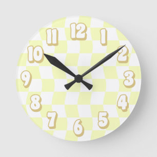 Retro Pastel Geel Wit Wavy Checkerboard Ronde Klok
