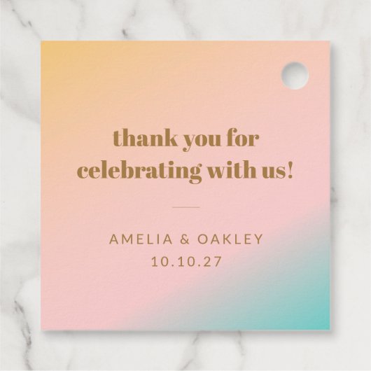 Retro Pastel Gradient Unieke Bruiloft Aangepaste B Bedankjes Labels (Achterkant)