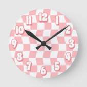 Retro Pastel Roze Wit Wavy Checkerboard Ronde Klok (Voorkant)