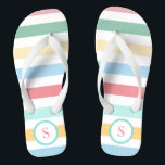 Retro Pastel Stripes met uw monogram Teenslippers<br><div class="desc">Koele pastelstrepen met een retro vibe,  deze stijlvolle teenslippers zijn ontworpen om te worden gepersonaliseerd met uw gewenste initiaal. Geniet de hele zomer van ze,  op het strand,  loungen rond het huis,  boodschappen doen en meer. Ze maken ook een leuk gepersonaliseerd cadeau.</div>