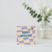 Retro Periwinkle Checkerboard met Daisy Flower Vierkante Visitekaartje (Staand voorkant)