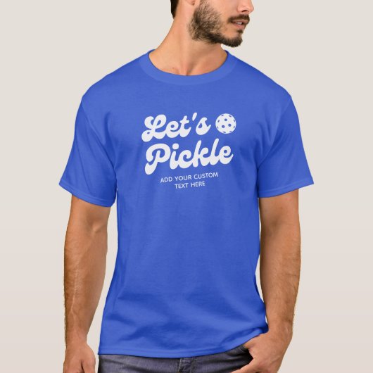 Retro Pickleball laat pickle gepersonaliseerde tek T-shirt (Voorkant)