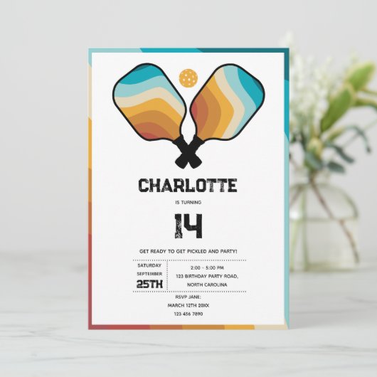 Retro Pickleball Paddles & Ball Verjaardagsfeest Kaart (Staand voorkant)