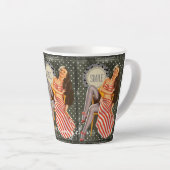 Retro Pin-up Illustratie Thunder_Cove Latte Mok (Rechterhoek)