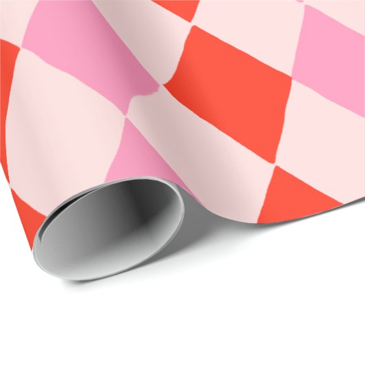 Retro Pink and Red Hand Drawn Diamond Pattern Cadeaupapier (Rol Hoek)