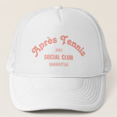 Retro Pink Après Tennis Social Club Custom White Trucker Pet (Voorkant)