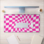 Retro Pink Checked Warped Checkered Bureaumat<br><div class="desc">Retro psychedelische modern geruit Roze bureaumat</div>