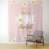 Retro Pink Daisy ONEderful 1st Birthday Party Wandkleed (In situ)