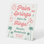 Retro Pink Palm Springs vrijgezellenfeest Reclamebord Met Voetstuk (Voorkant)