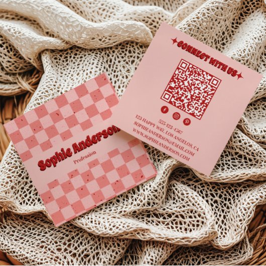 Retro Pink & Red Checkerboard with QR Code Vierkante Visitekaartje