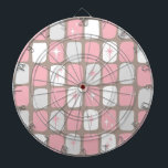 Retro Pink Starbursts Dart Board Dartbord<br><div class="desc">Deze Retro Pink en White Starbursts Dart Board is zo schattig ruimtetijd dat je je enthousiasme niet zult kunnen inperken. En, waarom zou je dat willen? Dit moderne, geïnspireerde ontwerp uit de jaren zestig van de vorige eeuw heeft een donkere heideroute achtergrond en rijen perfect onvolmaakte rechthoeken in turkoois, wit...</div>