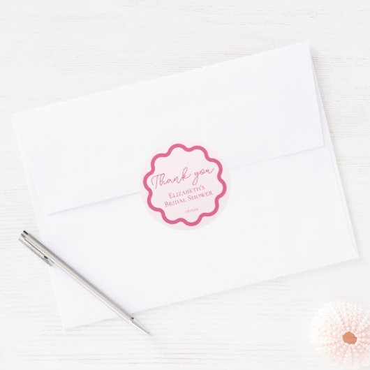 Retro Pink Wavy Scalloped Circle Script Dank u Ronde Sticker (Envelop)