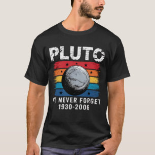 Retro Pluto We Never Forget Recht voor Pluto T-shirt