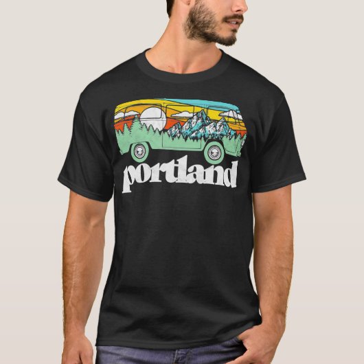 Retro Portland Oregon Hippie Van Mountains Trees   T-shirt (Voorkant)