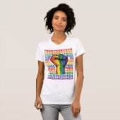 Retro Pride Opgeheven Vuist Regenboog Shirt Ontwer (Voorkant volledig)