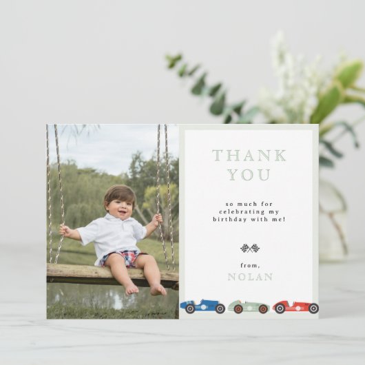 Retro raceauto thema verjaardagsfoto bedankkaart (Staand voorkant)