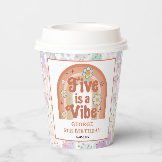 Retro Rainbow FIVE is a Vibe Groovy 5th Birthday Papieren Bekers (Achterkant)