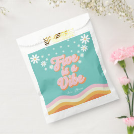 Retro Rainbow FIVE is een Vibe Groovy 5e verjaarda Bedankzakje