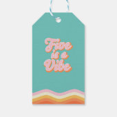 Retro Rainbow FIVE is een Vibe Groovy 5e verjaarda Cadeaulabel (Achterkant)