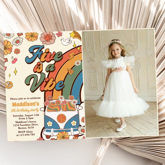 Retro Rainbow Five is een Vibe Groovy 5e verjaarda Kaart