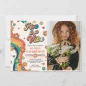 Retro Rainbow Five is een Vibe Groovy 5e verjaarda Kaart (Voorkant)