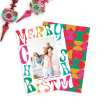 Retro Rainbow Merry Kerstmis 1 Foto Holiday Kaart<br><div class="desc">Ideaal voor een prettige en heldere kerstgroet. Deze 1-foto-kerstkaart is voorzien van een gewaagde regenboogtypografische Merry-kerstgrens in retro mid-eeuwse stijl. Pas aan met uw foto.</div>