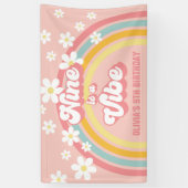 Retro Rainbow Nine is een Vibe Groovy 9e verjaarda Spandoek (Verticaal)