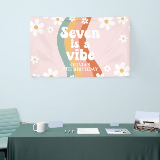 Retro Rainbow Seven is een Vibe Daisy 7TH Spandoek (Beurs)