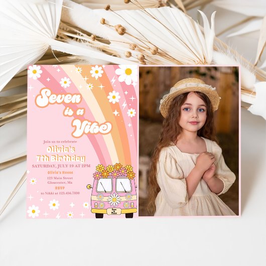 Retro Rainbow Seven is een Vibe Groovy 7e verjaard Kaart