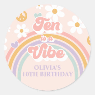 Retro Rainbow ten is een Vibe 10e verjaardag Ronde Sticker